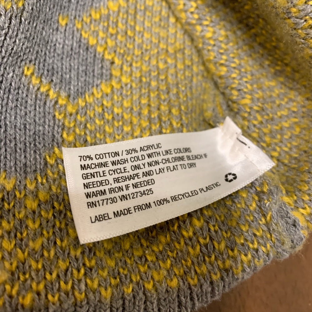 Mossimo Sweater - Picture 4 of 4